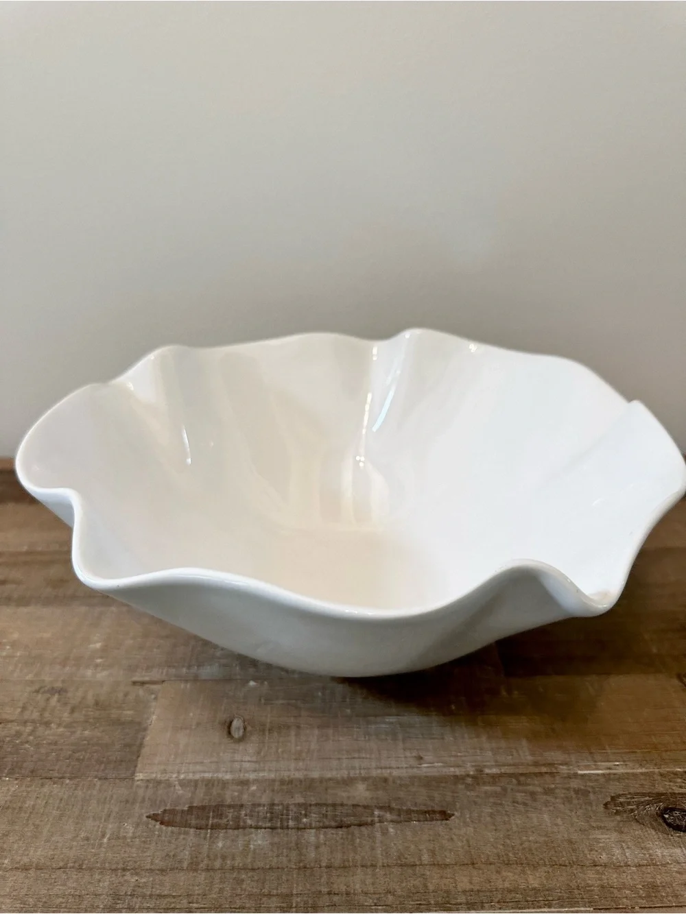 White Ceramic Scalloped Serving Bowl Wavy Elegant Home Dining Large 11” x 4.5”